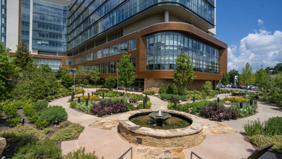 HGOR’s master plan for the 70-acre Children’s Healthcare of Atlanta campus integrates 20+ acres of healing gardens and restorative landscapes. Based on evidence-based design, our framework supports faster recovery and staff well-being within a high-efficiency medical environment.