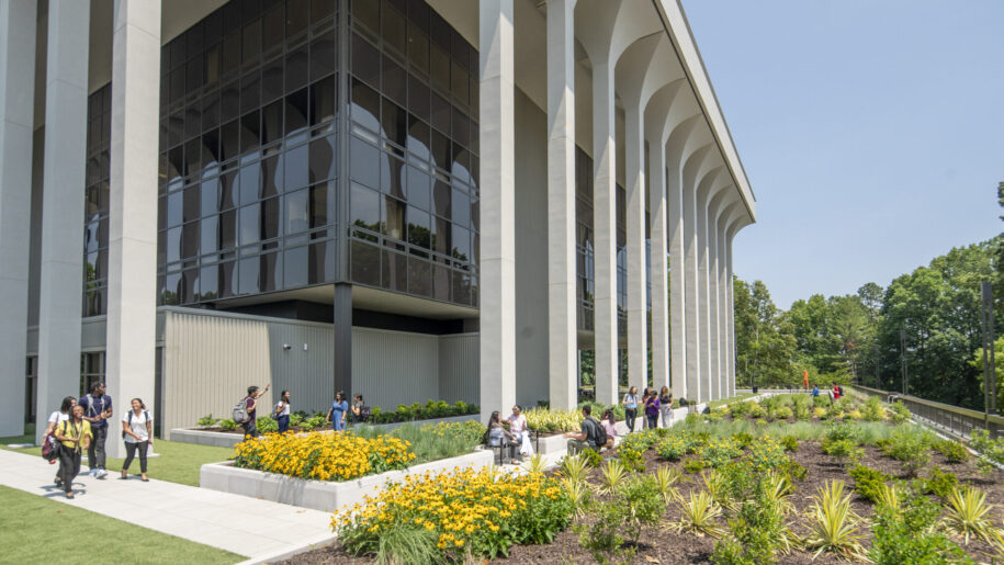 Students outside Atlanta Administration & Conference Center, Mercer University